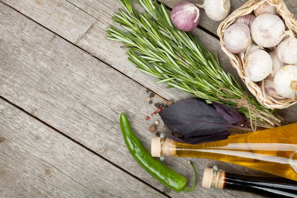 Ervas aromáticas, especiarias e temperos — Fotografia de Stock