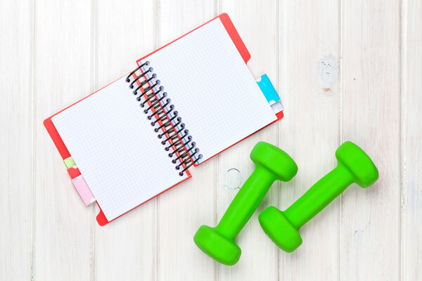 Придурки и блокнот в качестве фона
