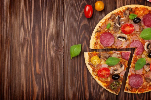 Włoskiej pizzy Pepperoni — Zdjęcie stockowe