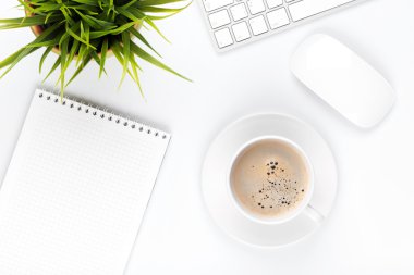 Ofis resepsiyon masası bilgisayar ile