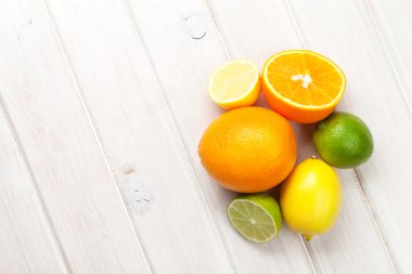 Narenciye meyve. Portakal, limon ve limon