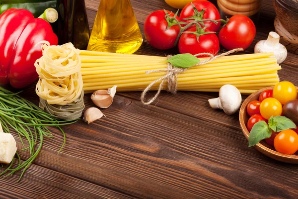 Italiensk mat matlagning ingredienser. — Stockfoto