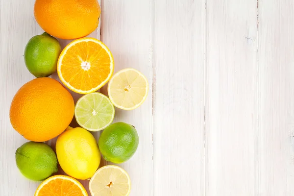 Narenciye meyve. Portakal, limon ve limon — Stok fotoğraf