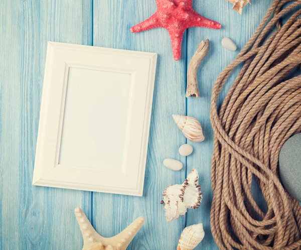 Urlaub am Meer mit leerem Bilderrahmen — Stockfoto