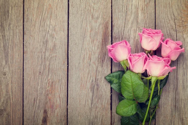 Ramo de rosas rosadas — Foto de Stock