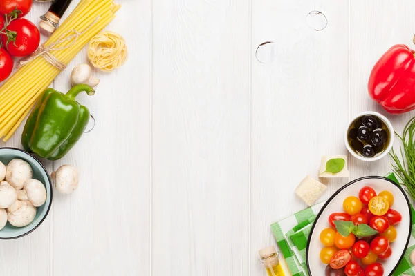 Ingredientes alimentares italianos para cozinhar . — Fotografia de Stock