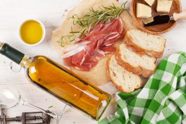 Prosciutto, şarap, ciabatta