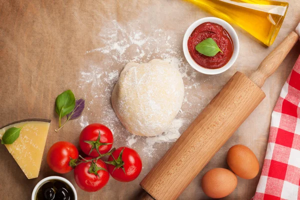 Pizza matlagning ingredienser — Stockfoto