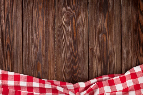 Mesa de cozinha com toalha vermelha — Fotografia de Stock