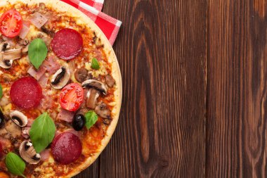 İtalyan biberli pizza