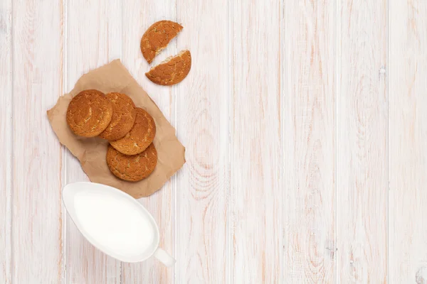 Melk werper en peperkoek cookies — Stockfoto