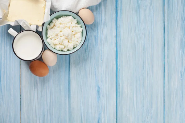 Milk, cheese, egg, cheese and butter — Stock Photo, Image