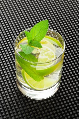 taze mojito kokteyli