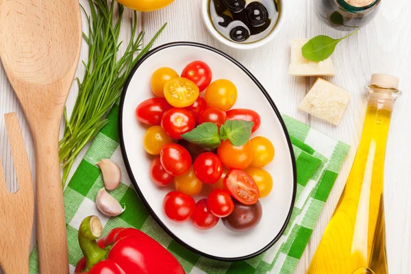 Olasz élelmiszer alapanyagok főzéshez — Stock Fotó
