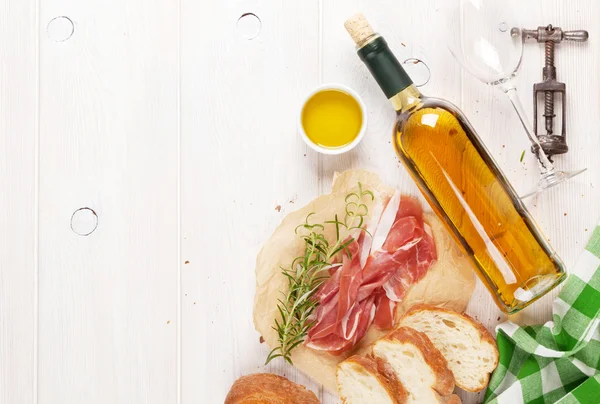 Prosciutto, vino, ciabatta — Foto de Stock