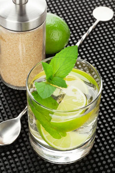 Mojito koktejl a ingredience — Stock fotografie