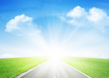 asfalt yol alan aracılığıyla