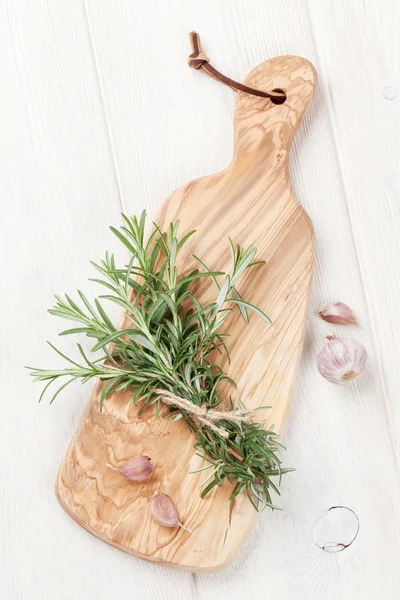 Giardino fresco rosmarino e aglio — Foto Stock