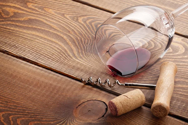 Wine glass, cork and corkscrew — Stock Photo, Image