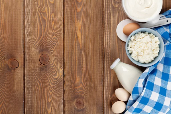 Saure Sahne, Milch, Käse, Eier — Stockfoto