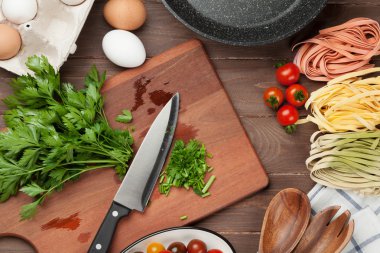 Makarna pişirme malzemeleri ve aletleri