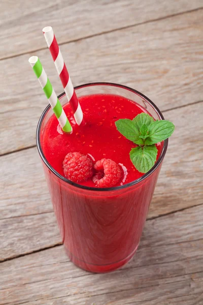 Hallon smoothie och bär — Stockfoto