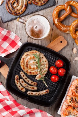 Bira bardağı, ızgara karides