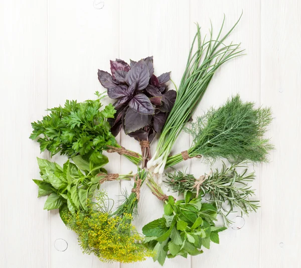 Fresh garden herbs — Stock Photo, Image