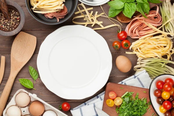 Ingredientes de cozinha de massa — Fotografia de Stock