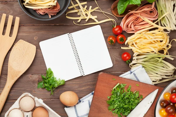 Těstoviny vaření ingredience — Stock fotografie