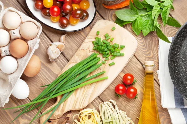 Pasta ingredientes y utensilios de cocina —  Fotos de Stock