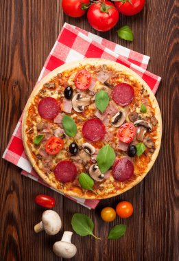 İtalyan biberli pizza
