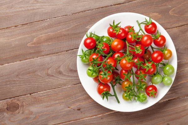 Wiśniowe pomidory płyta — Zdjęcie stockowe