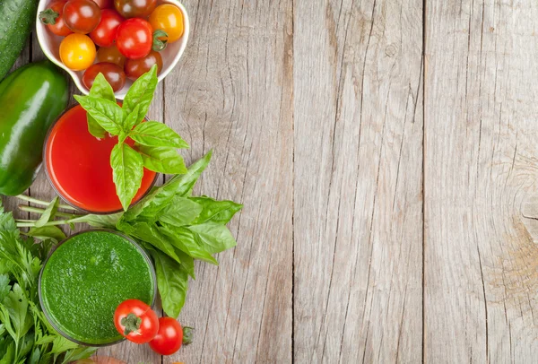 Smoothie mit frischem Gemüse. — Stockfoto