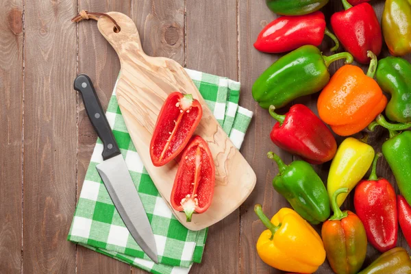 Färska färgglada paprika matlagning — Stockfoto