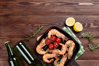 Izgara karides kızartma tavası ve bira