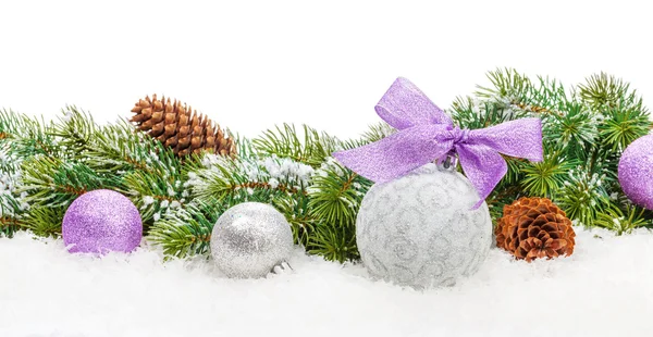 Decoración de Navidad y abeto de nieve — Foto de Stock