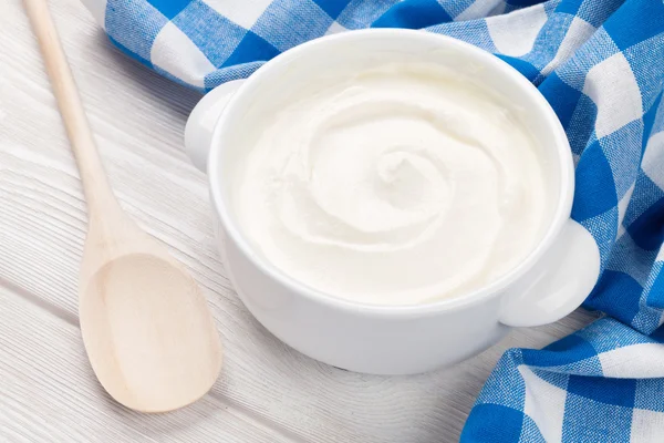 Sour cream in a bowl — Stock Photo, Image
