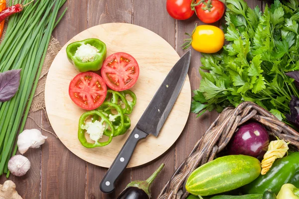 Fresh farmers garden vegetables and herbs cooking — Stock Photo, Image