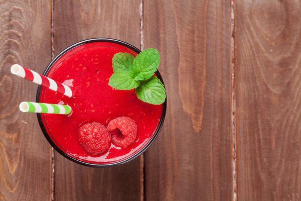 Raspberry smoothie cocktail