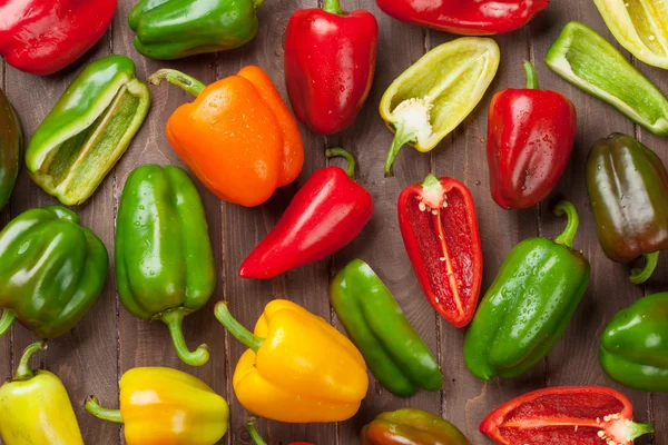 Färska färgglada paprika — Stockfoto