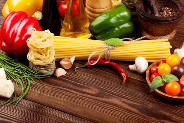 Italiensk mat matlagning ingredienser. — Stockfoto