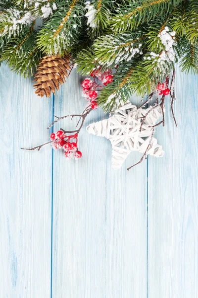 전나무 나무와 장식 크리스마스 배경 — 스톡 사진