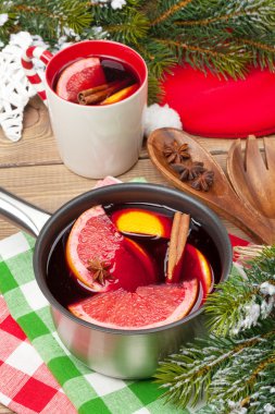 Noel ahşap masa şarap mulled