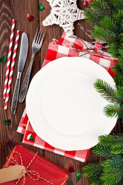 Christmas table setting with gift box — Stock Photo, Image