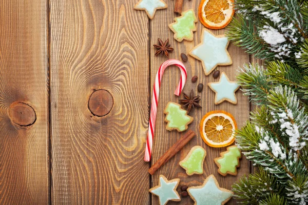 Christmas gingerbread cookies and candies — Stock Photo, Image