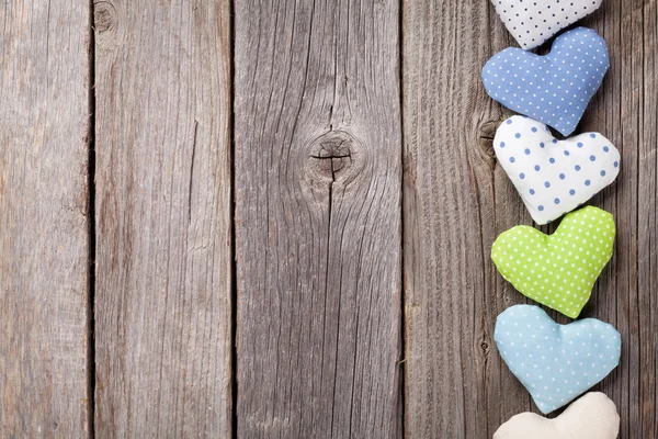 San Valentín los corazones sobre la madera —  Fotos de Stock