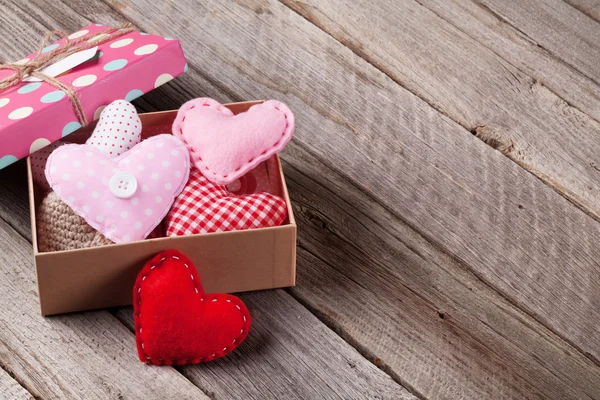 Valentin nap ajándék doboz és a szív — Stock Fotó