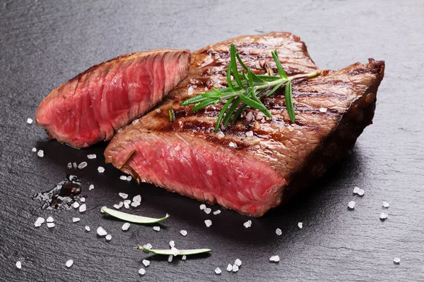 Grillezett marhahús rozmaringgal — Stock Fotó