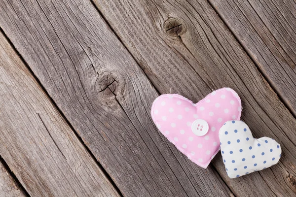 Valentines day hearts on wood — Stock Photo, Image